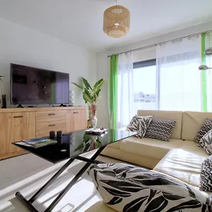  Apartment Center Location, Ac, Swimming Pool, And Parking Portugal